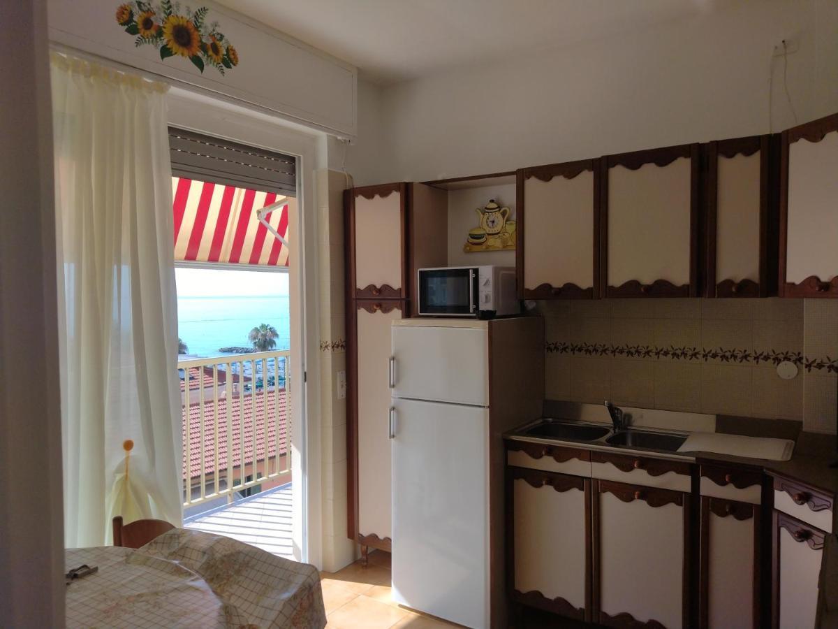 Ferienwohnung Casa Fronte Mare Ventimiglia Exterior foto