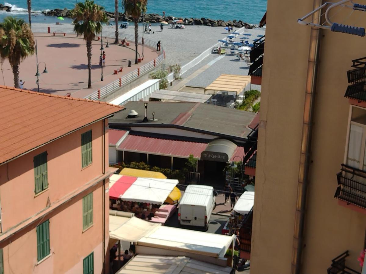 Ferienwohnung Casa Fronte Mare Ventimiglia Exterior foto